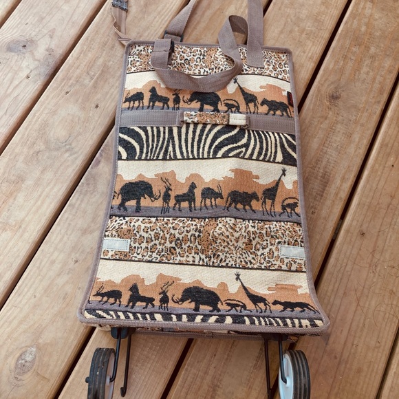 Yuhang Handbags - Yuhang Collapsible Safari Bag w/ Wheels